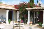 algarve villa - courtyard well